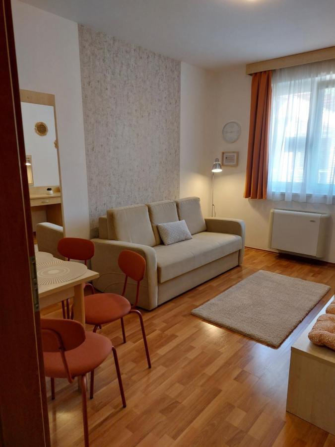 Myrelax Apartment - Hajdúszoboszló Esterno foto